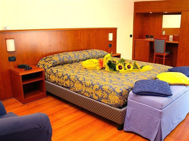 Hotel Postumia Dossobuono Luaran gambar
