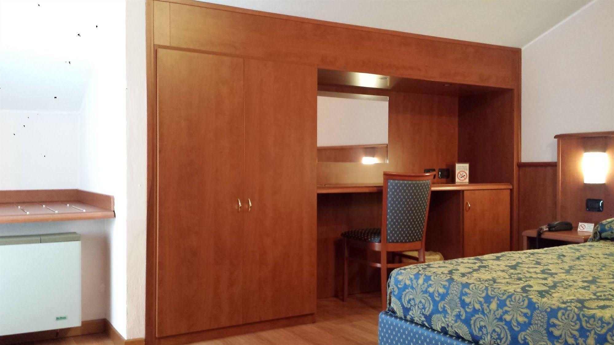 Hotel Postumia Dossobuono Luaran gambar
